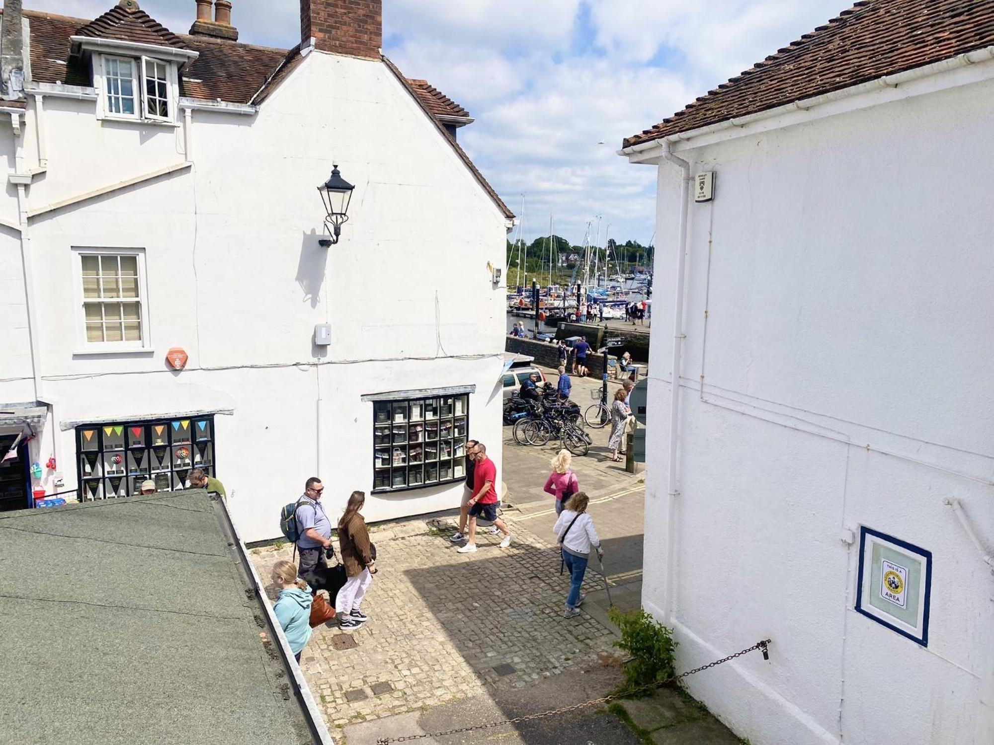 Stylish Cottage With Quay And River View Lymington Exterior photo