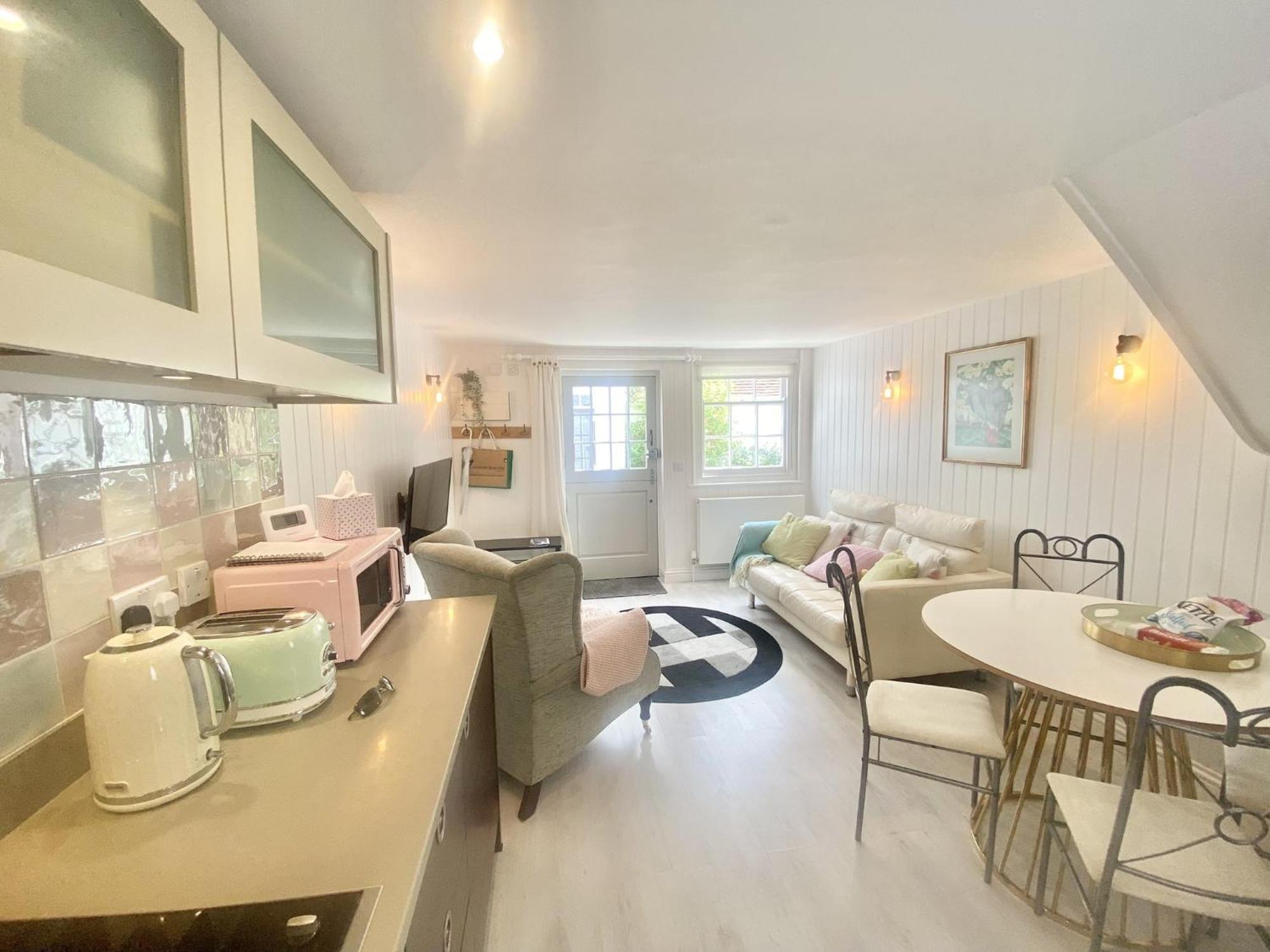 Stylish Cottage With Quay And River View Lymington Exterior photo